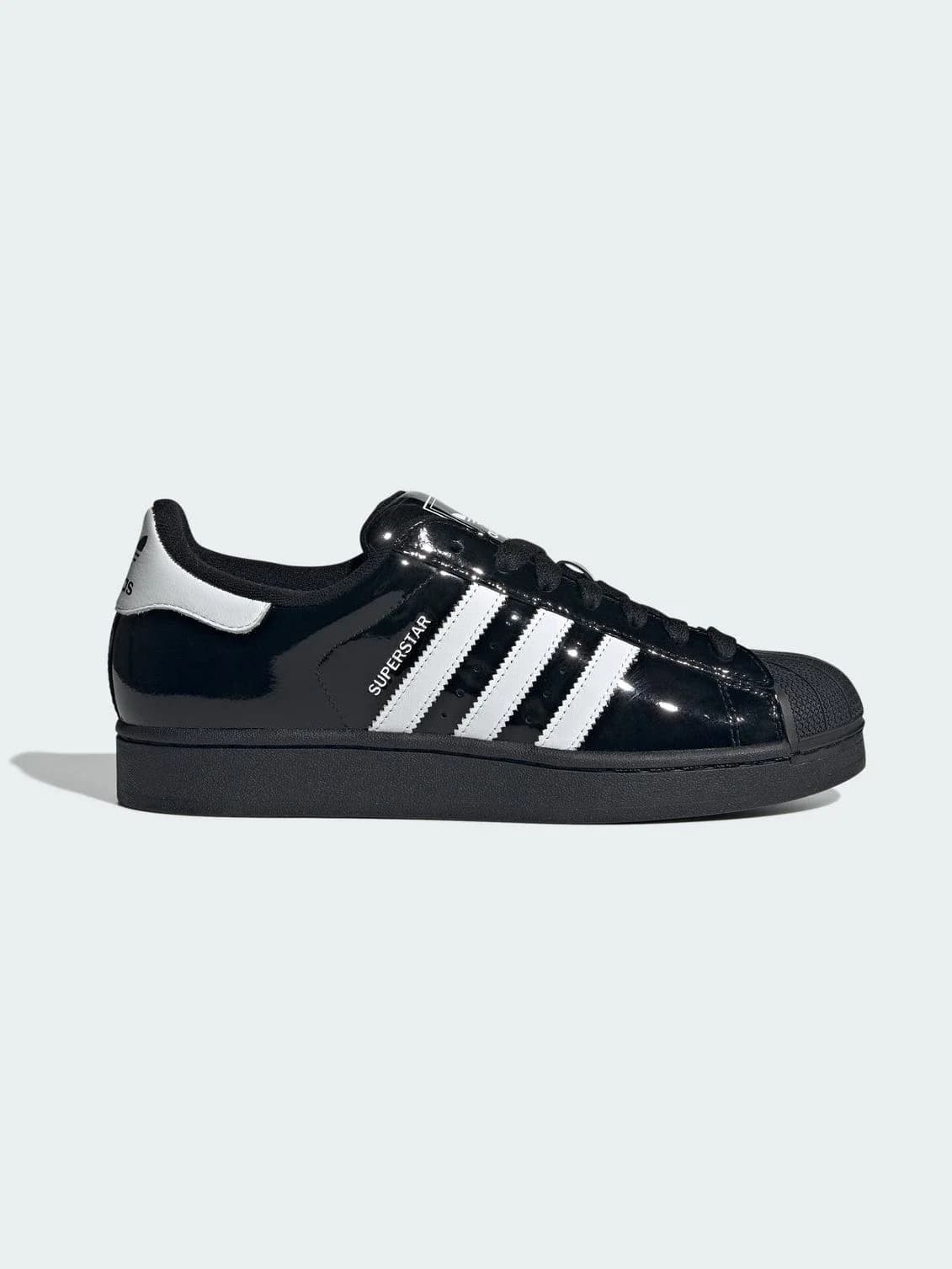 Variante de color core black / cloud white / core black