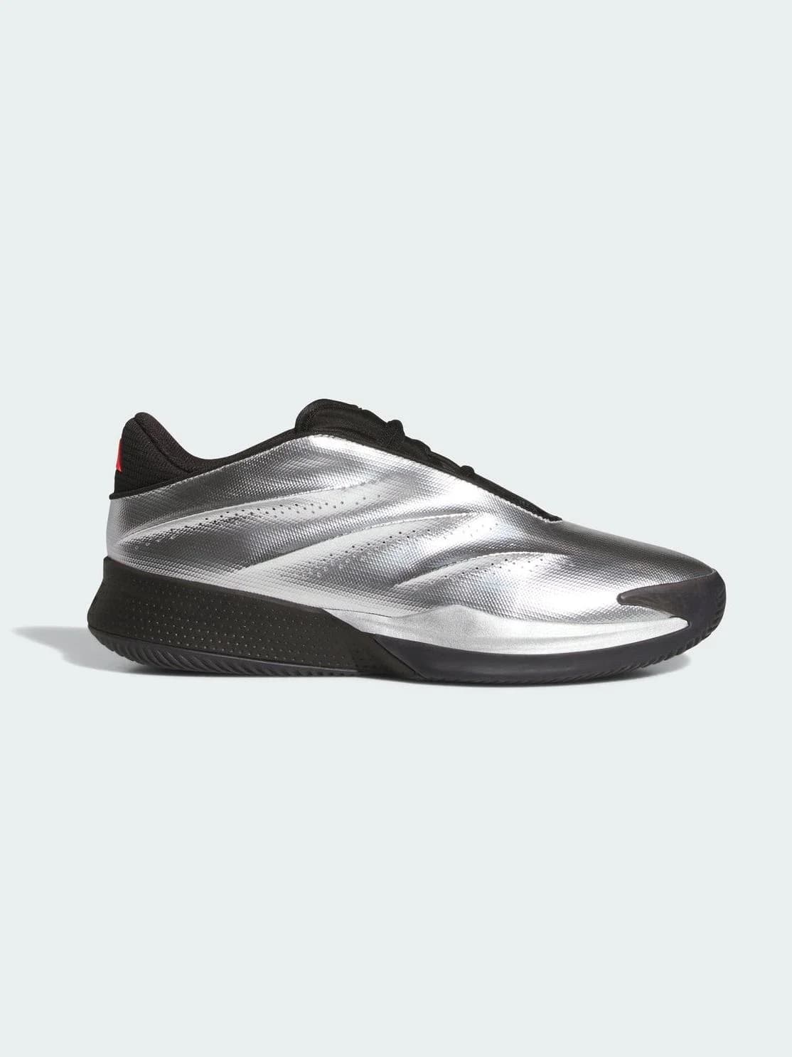 Variante de color silver metallic / core black / lucid red